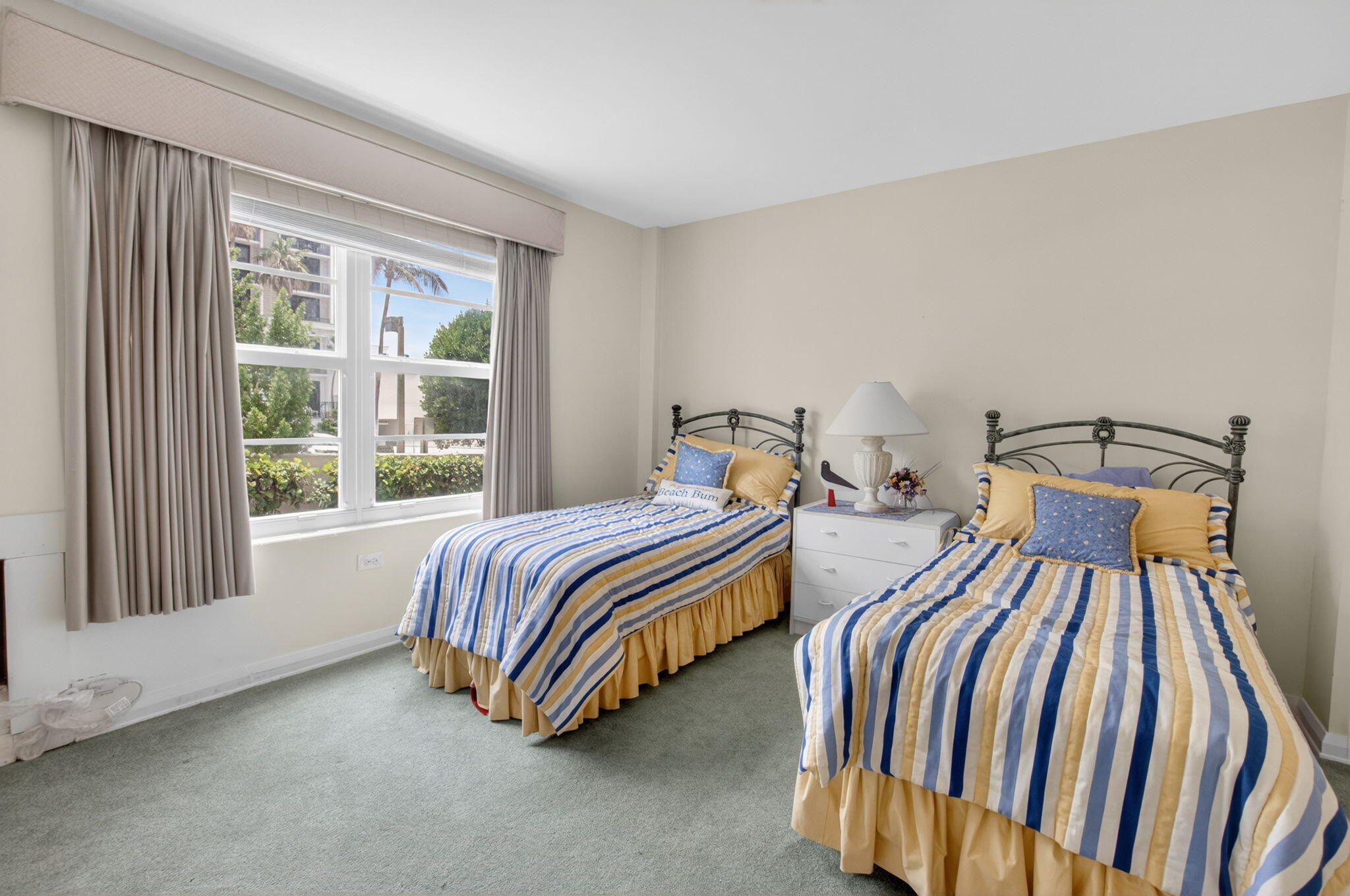 MANOR HOUSE CONDO - Residential