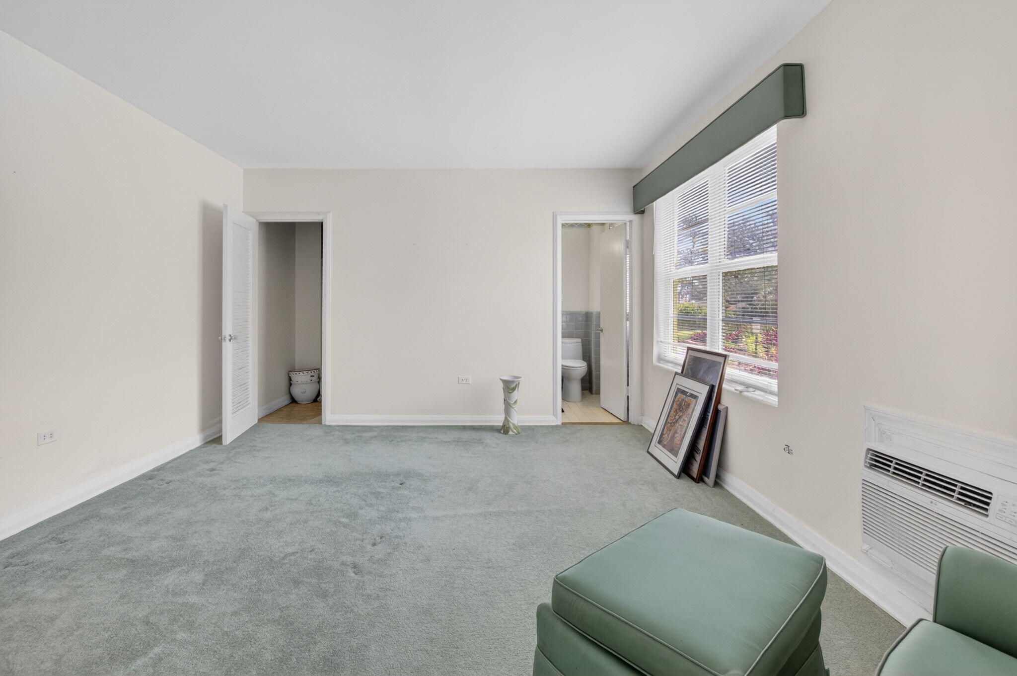 MANOR HOUSE CONDO - Residential
