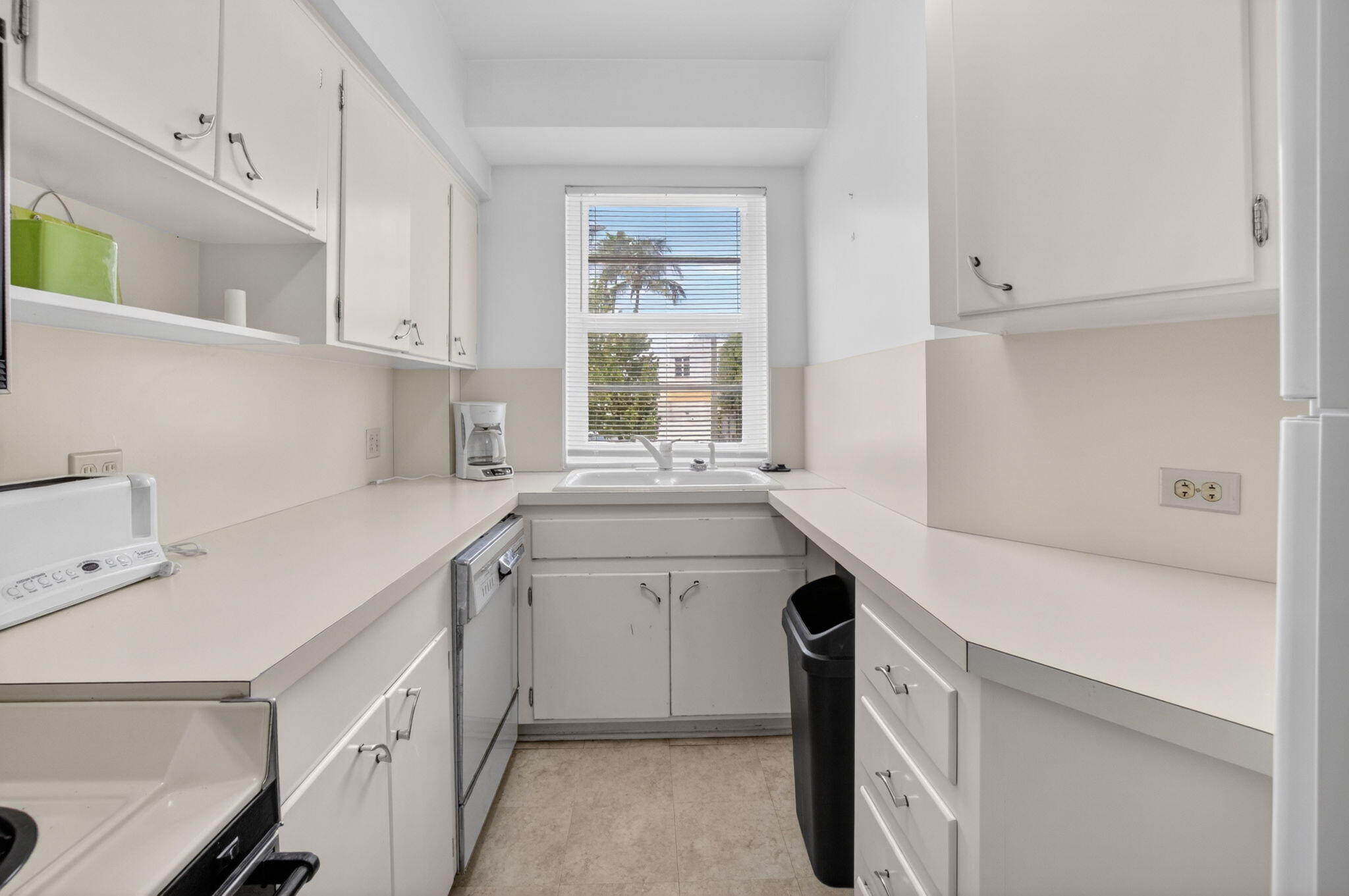MANOR HOUSE CONDO - Residential
