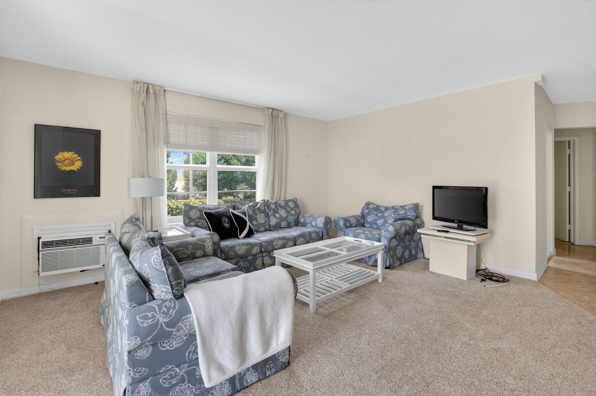 MANOR HOUSE CONDO - Residential