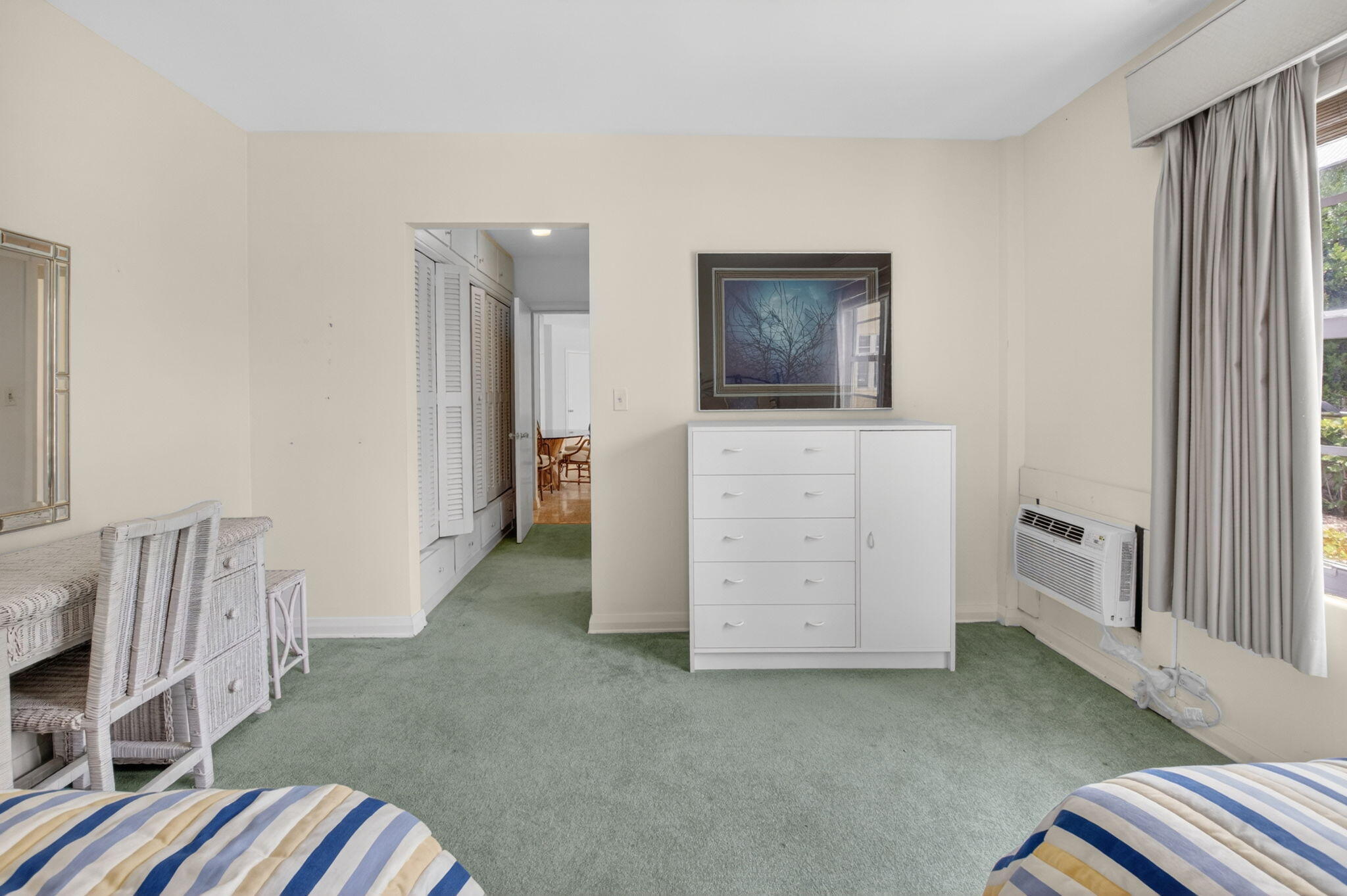 MANOR HOUSE CONDO - Residential