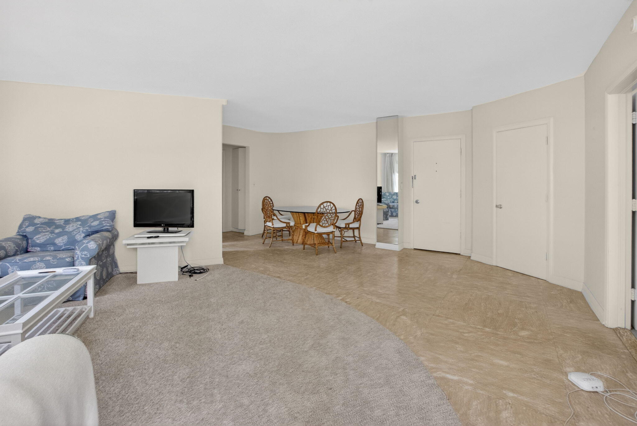 MANOR HOUSE CONDO - Residential