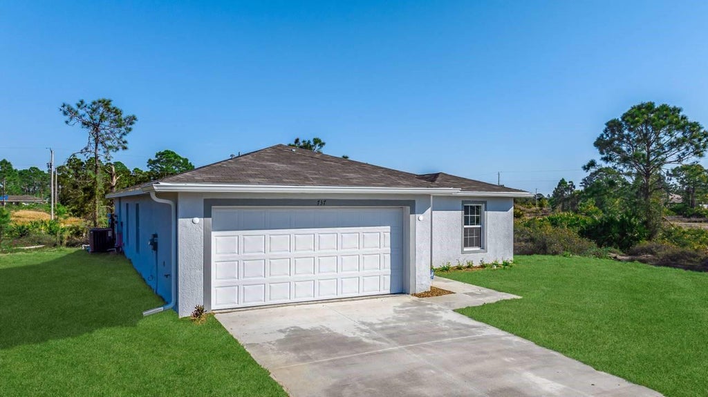 Photo of 5510 Deleon Avenue, Fort Pierce, FL 34951 (MLS # F10467188)