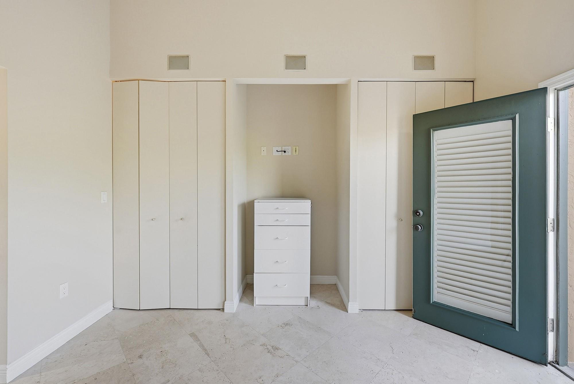 Royal Harbour Yacht Club - Residential Lease