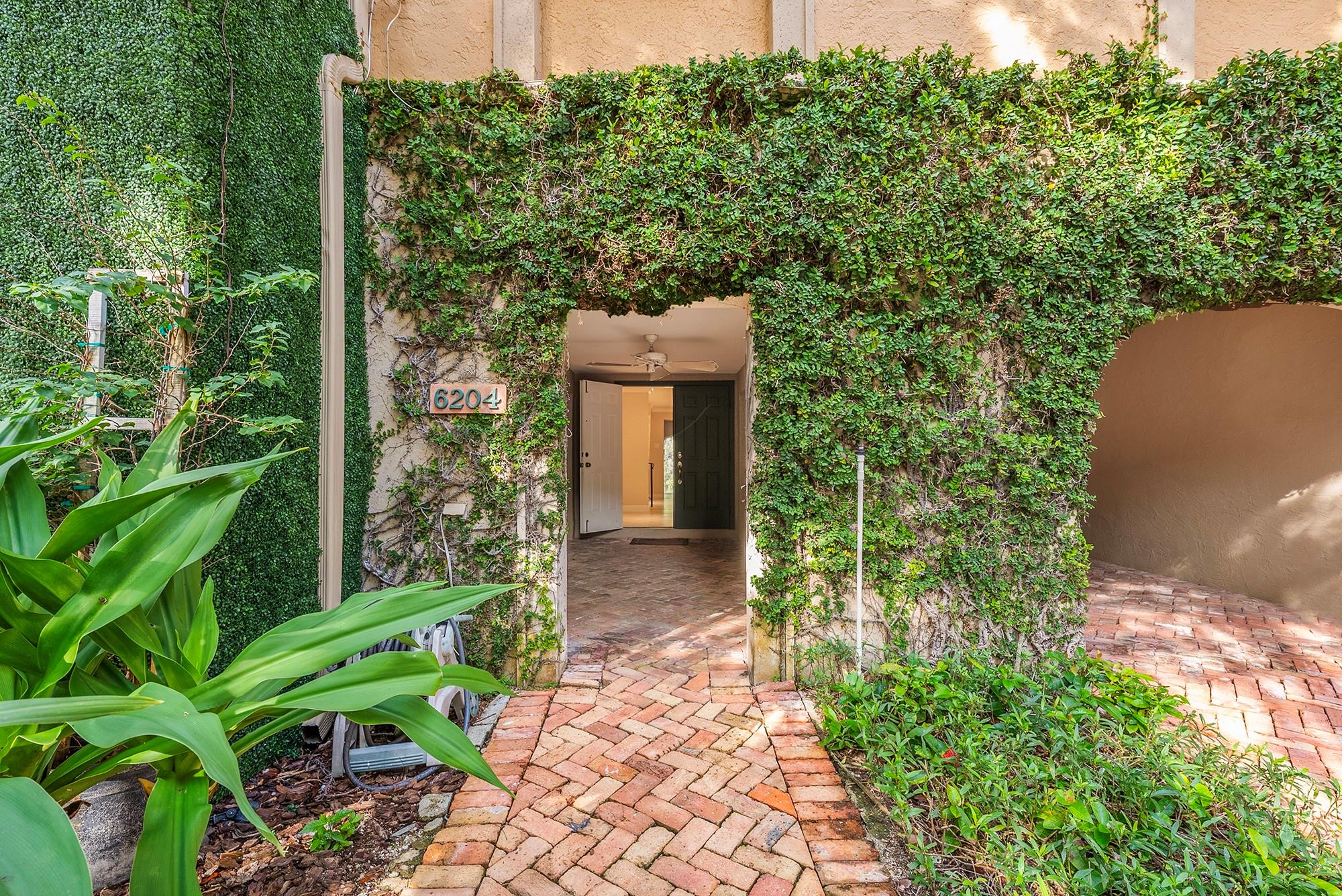 Royal Harbour Yacht Club - Residential Lease