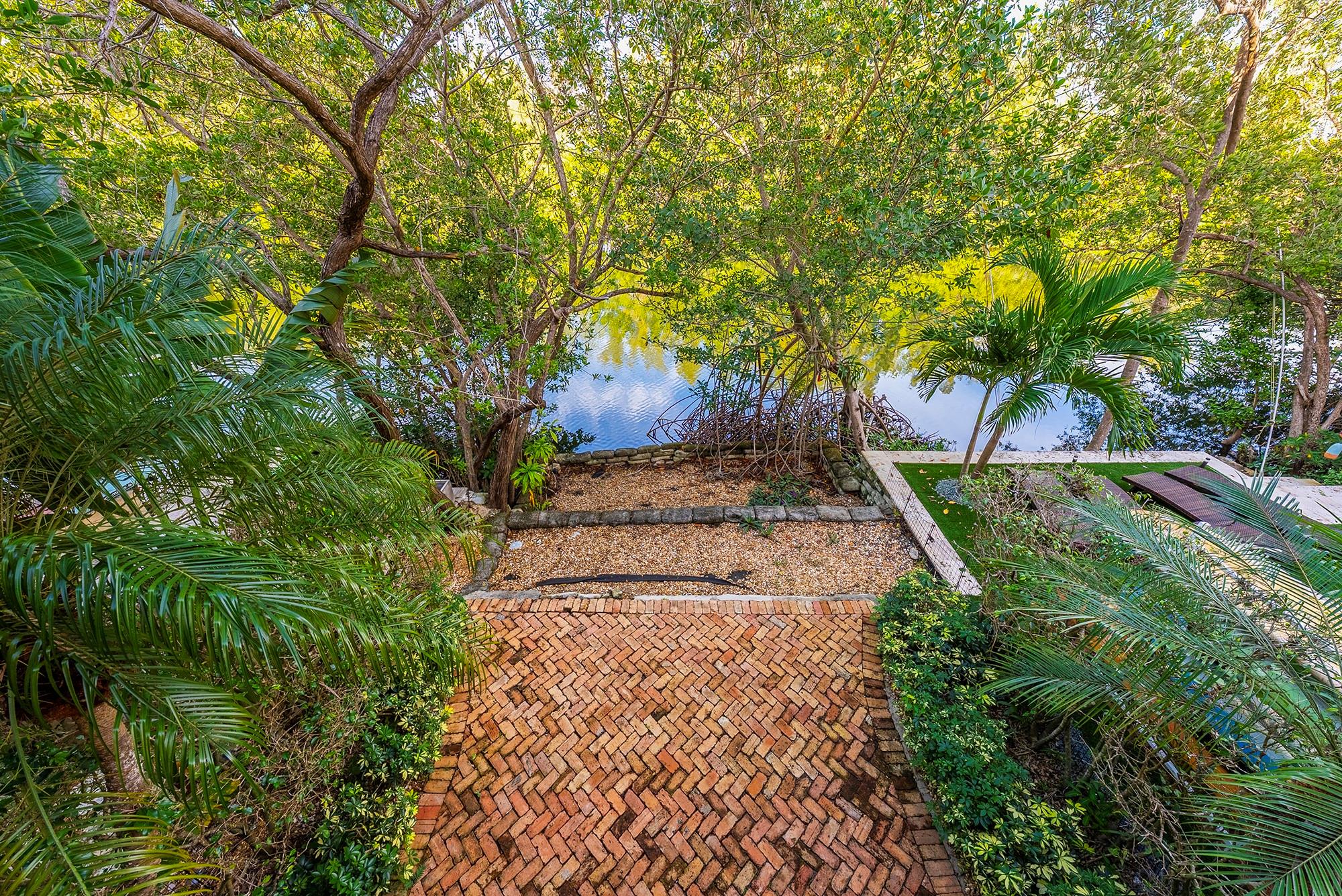 Royal Harbour Yacht Club - Residential Lease