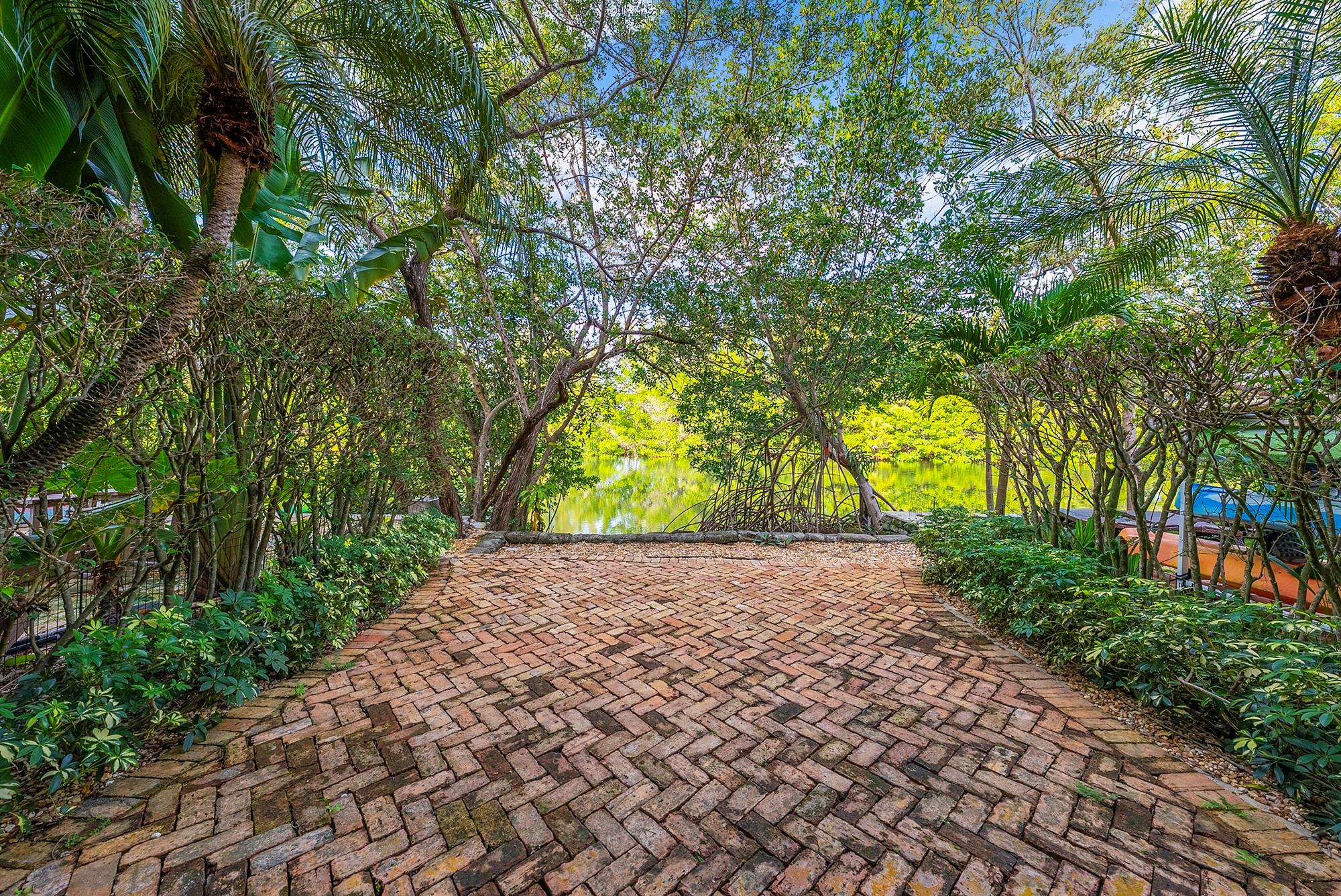 Royal Harbour Yacht Club - Residential Lease