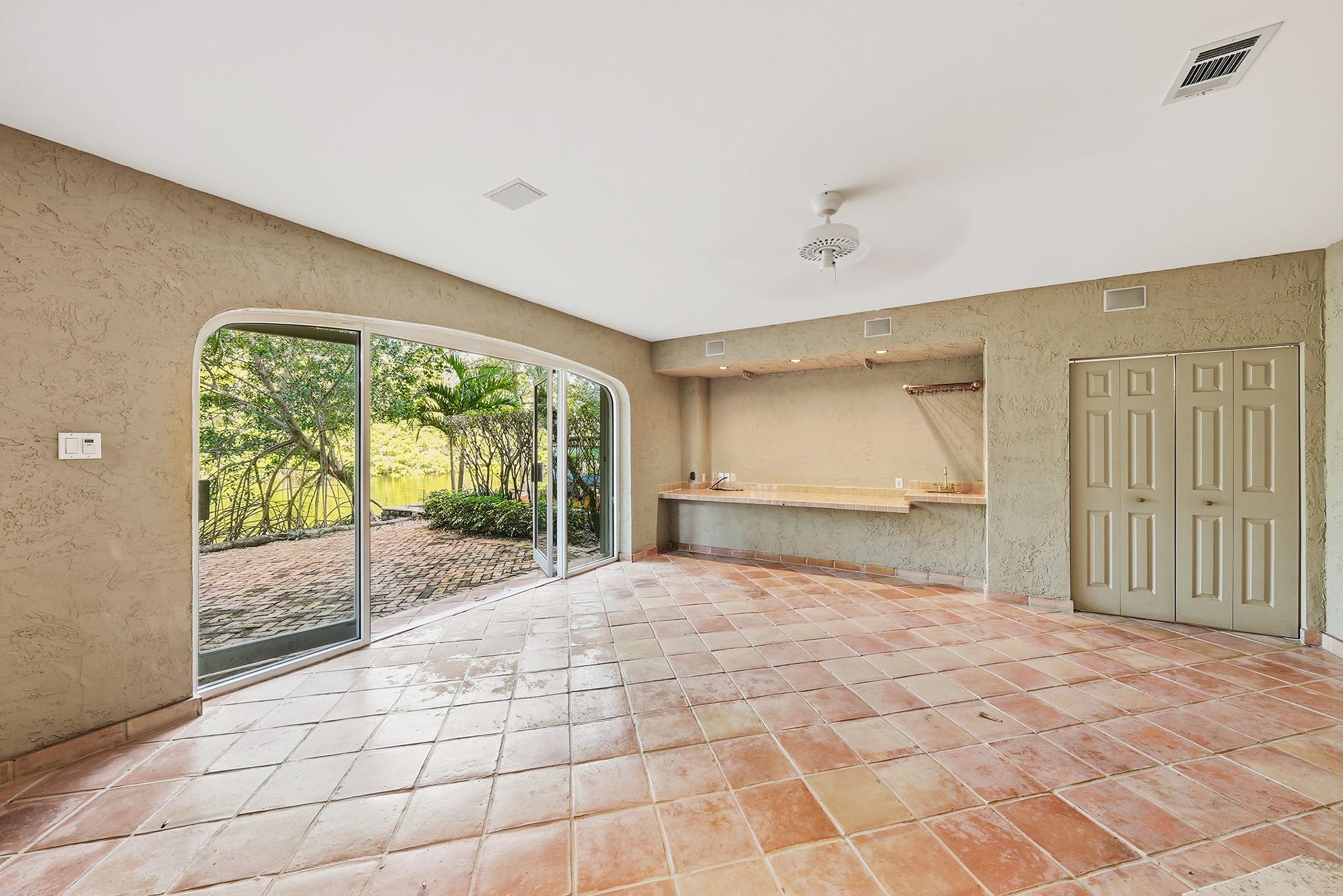 Royal Harbour Yacht Club - Residential Lease