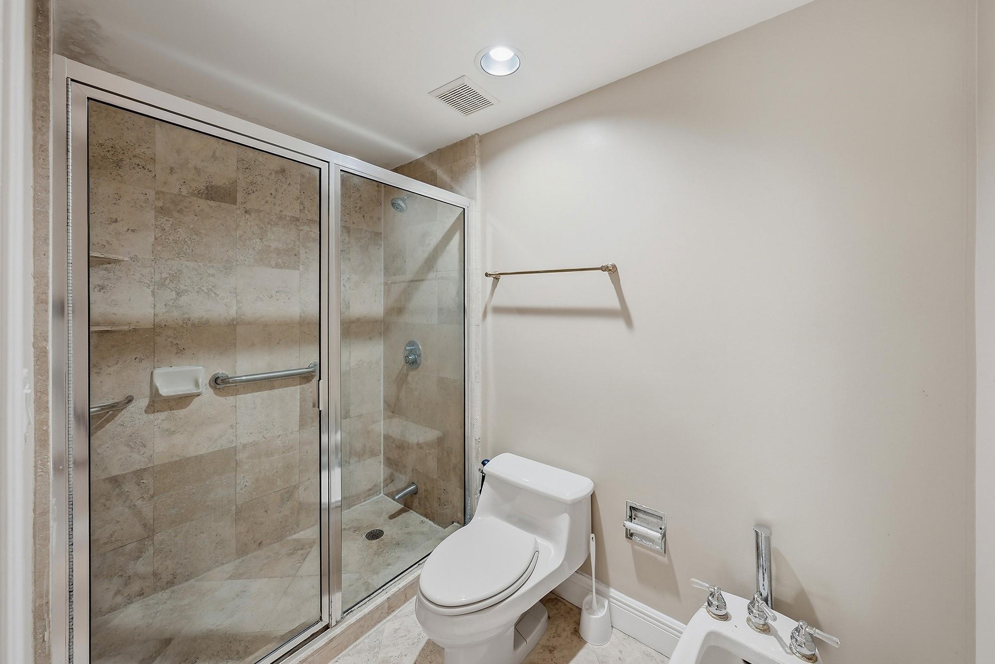 Royal Harbour Yacht Club - Residential Lease