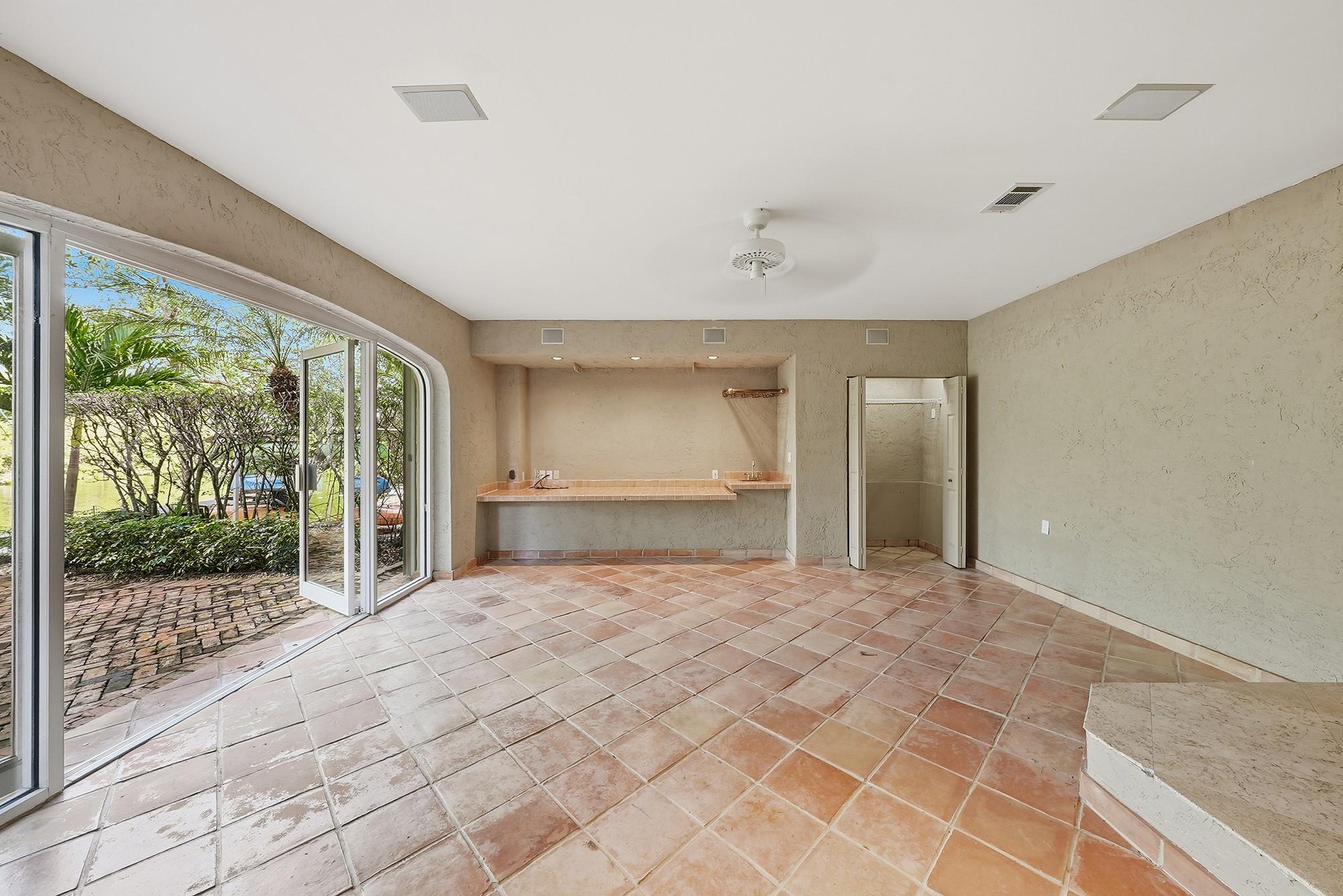 Royal Harbour Yacht Club - Residential Lease