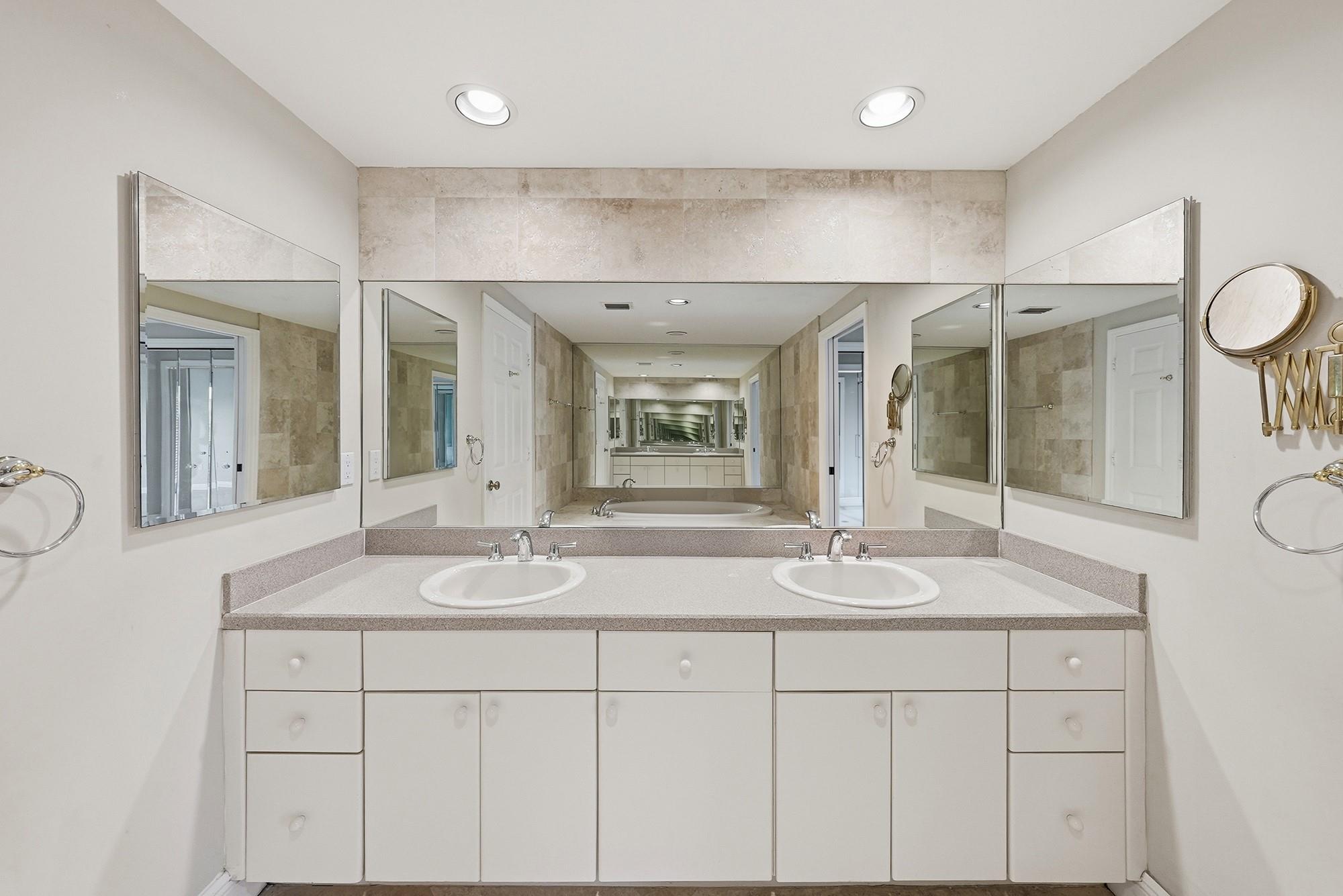 Royal Harbour Yacht Club - Residential Lease