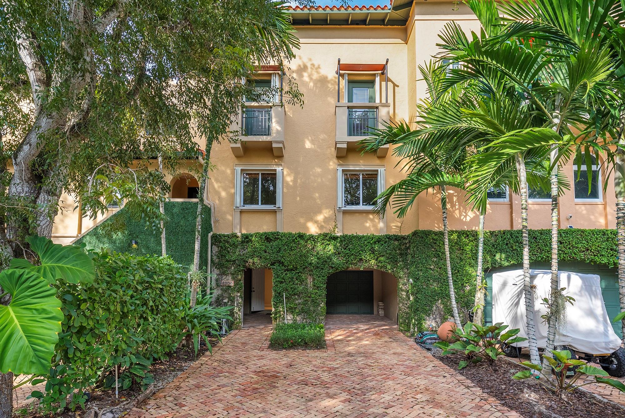 Royal Harbour Yacht Club - Residential Lease