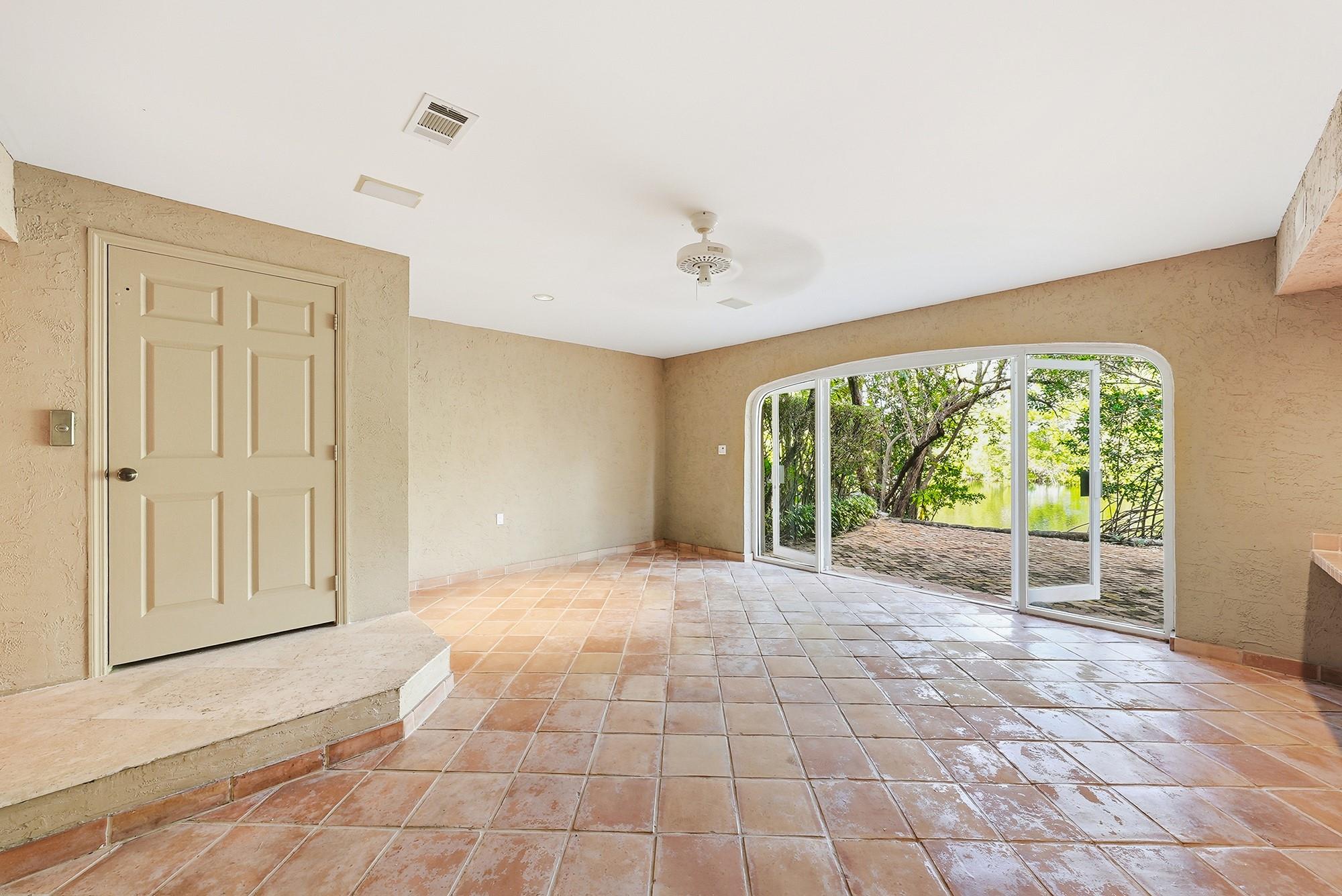 Royal Harbour Yacht Club - Residential Lease