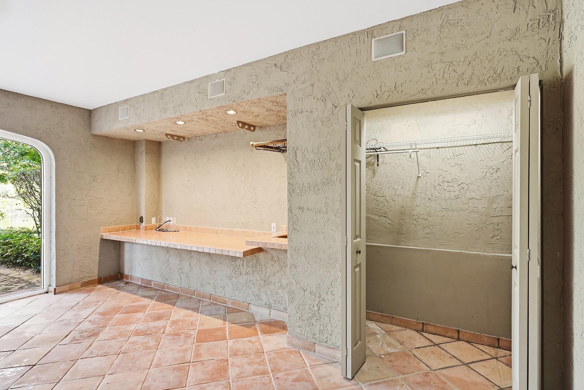 Royal Harbour Yacht Club - Residential Lease