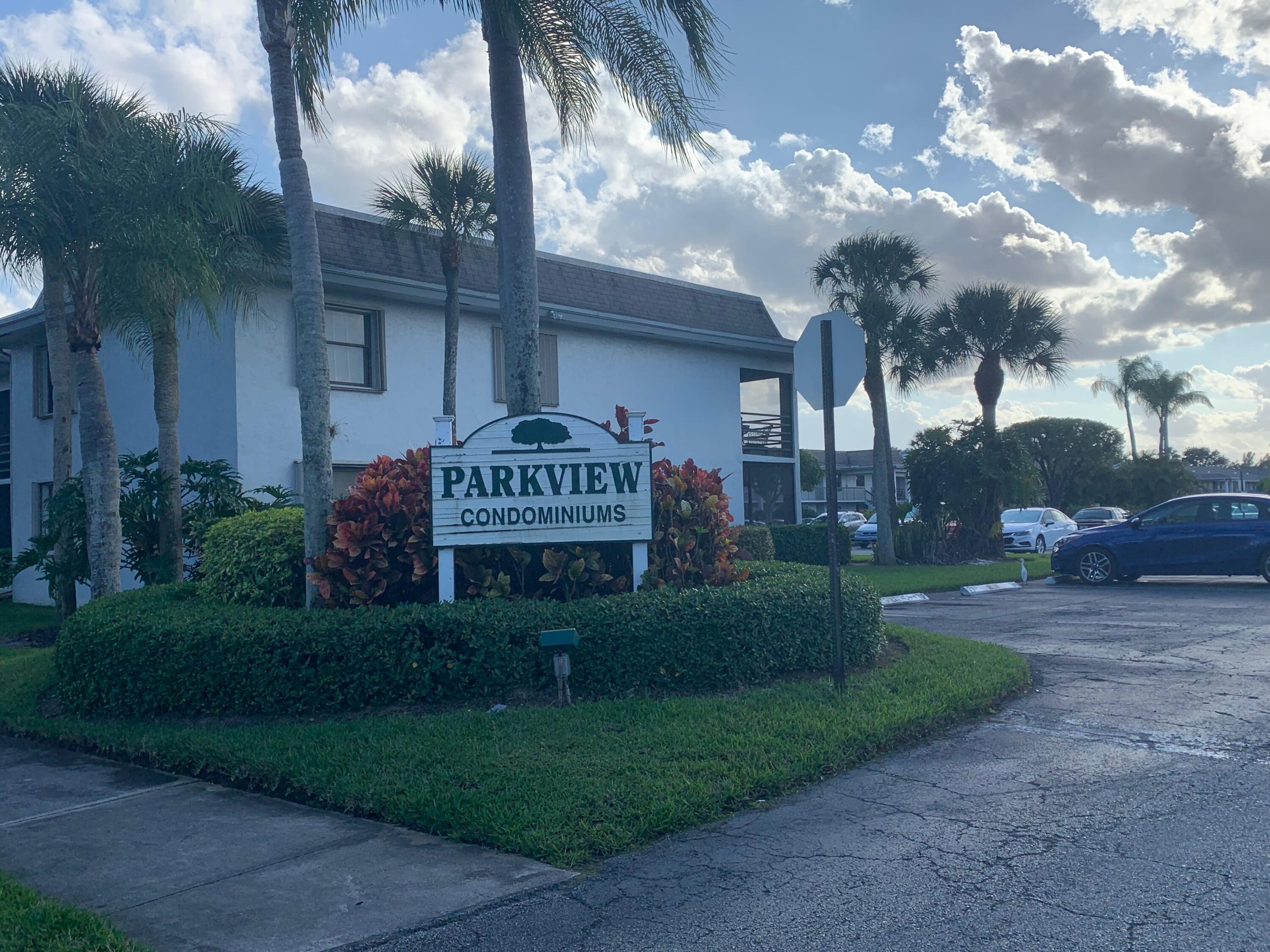 Amazing opportunity to own a 2/2 2nd floor condo! Pond view from screened porch. Convenient location situated in the center of Stuart! Just a few miles from the beach and easy access to I-95! All measurements are approximate!