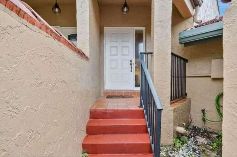 Lakeview Courts at Jacaranda - Residential