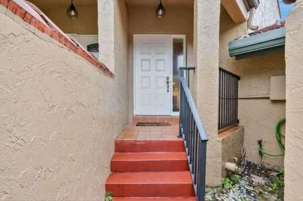 Photo of 9231 W Sunrise Boulevard, Plantation, FL 33322 (MLS # B26028370)
