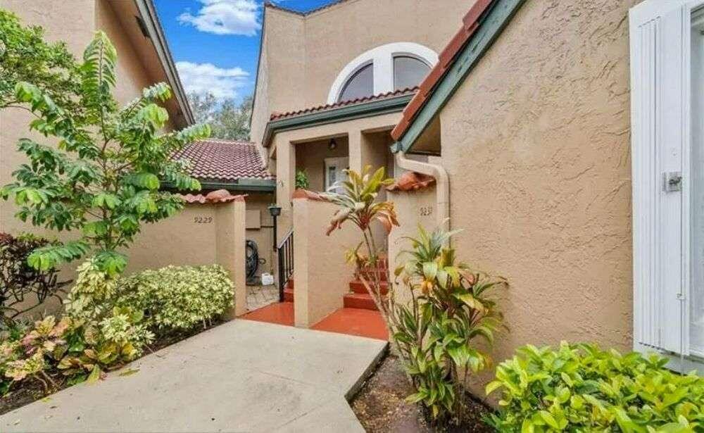 Lakeview Courts at Jacaranda - Residential