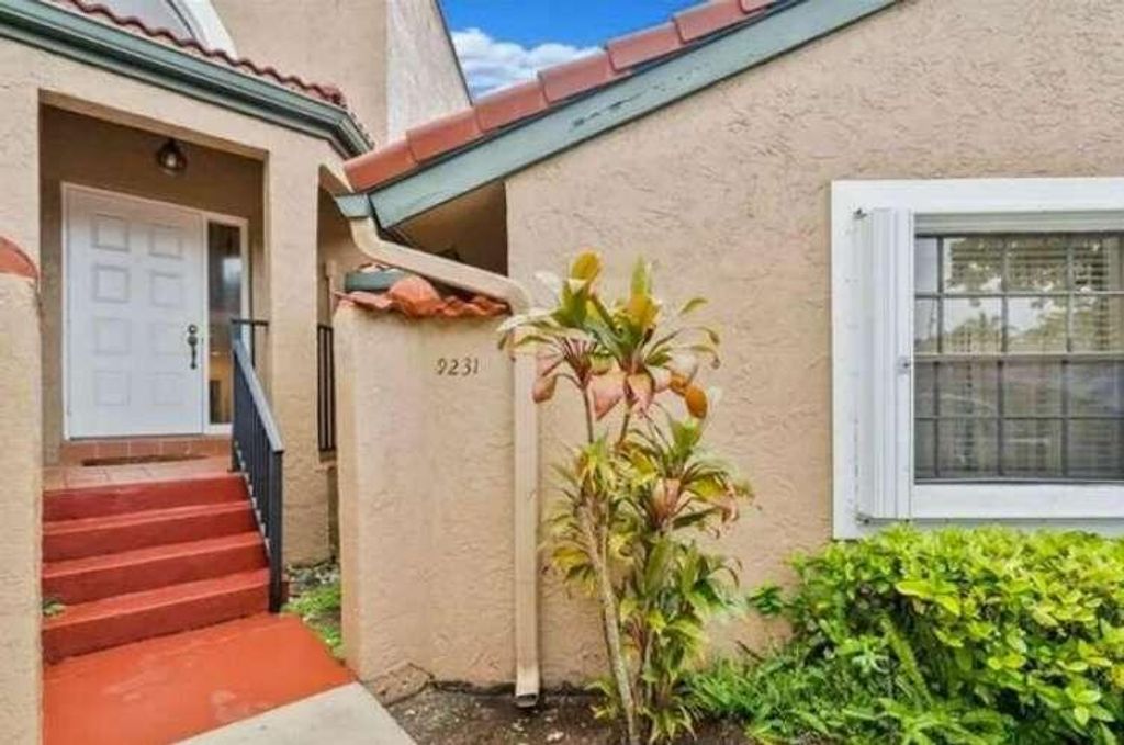 Photo of 9231 W Sunrise Boulevard, Plantation, FL 33322 (MLS # B26028370)