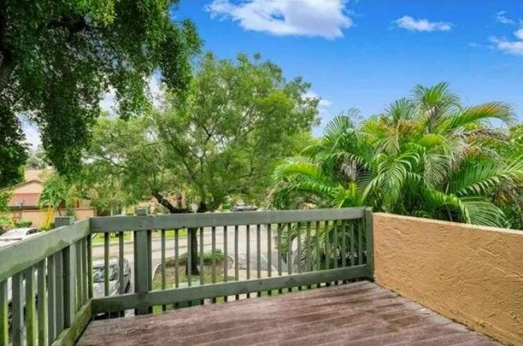 Lakeview Courts at Jacaranda - Residential