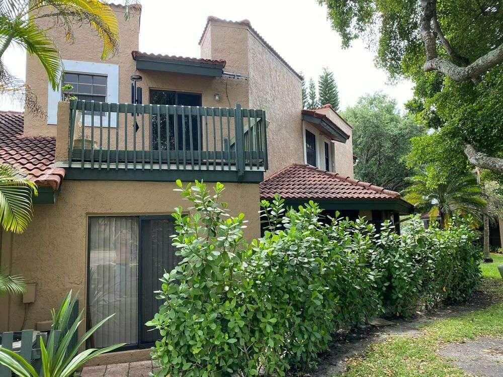 Lakeview Courts at Jacaranda - Residential