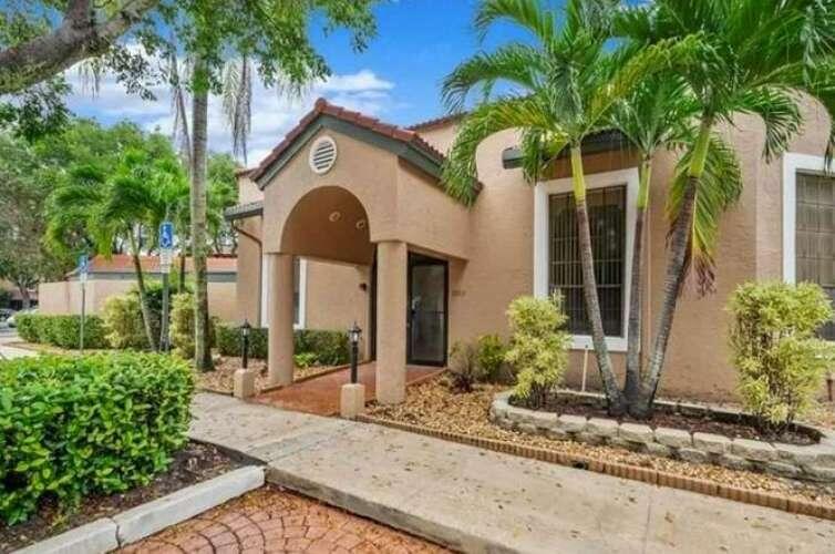 Lakeview Courts at Jacaranda - Residential