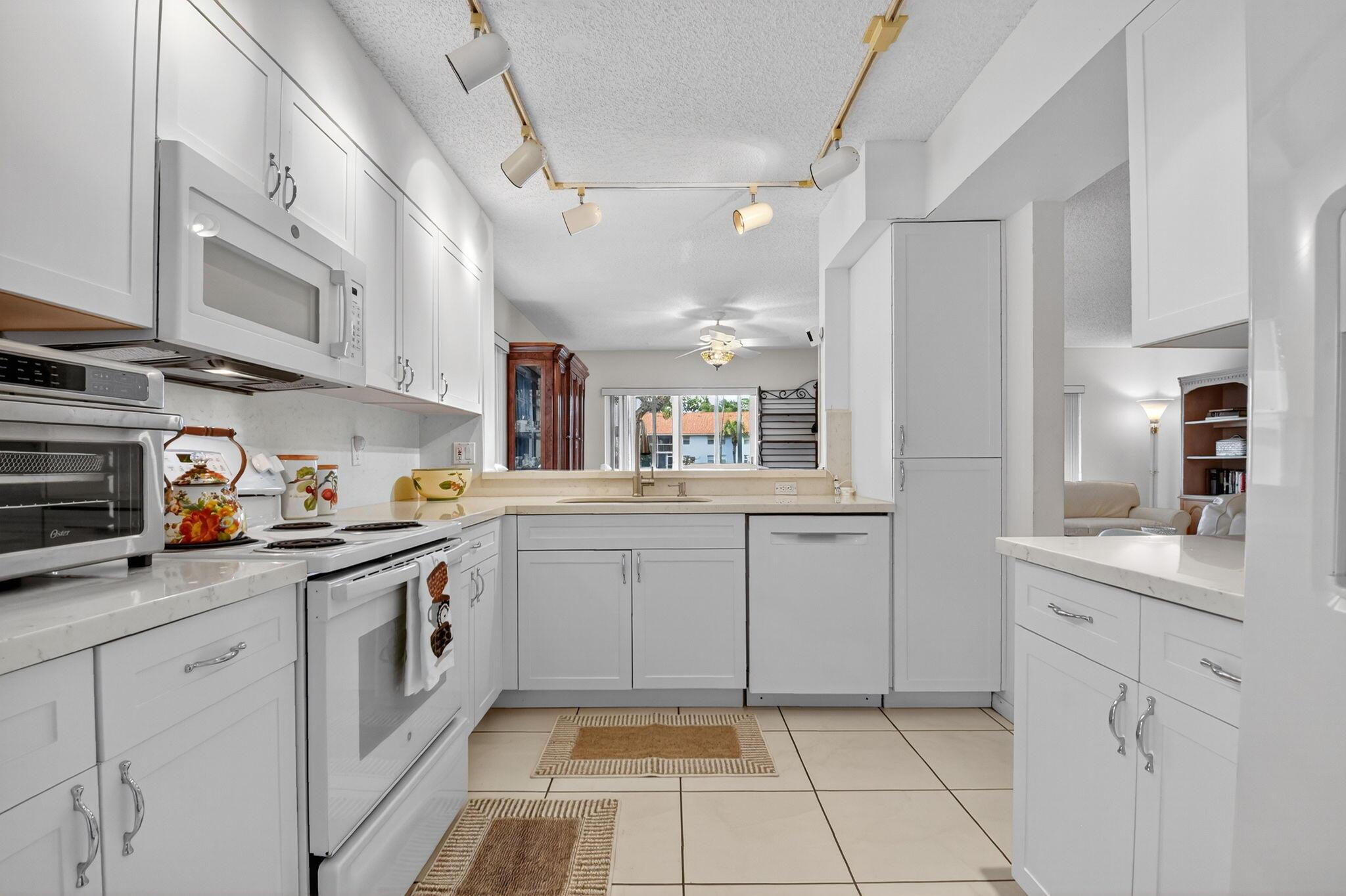 7390 Lake Meadow Way 101