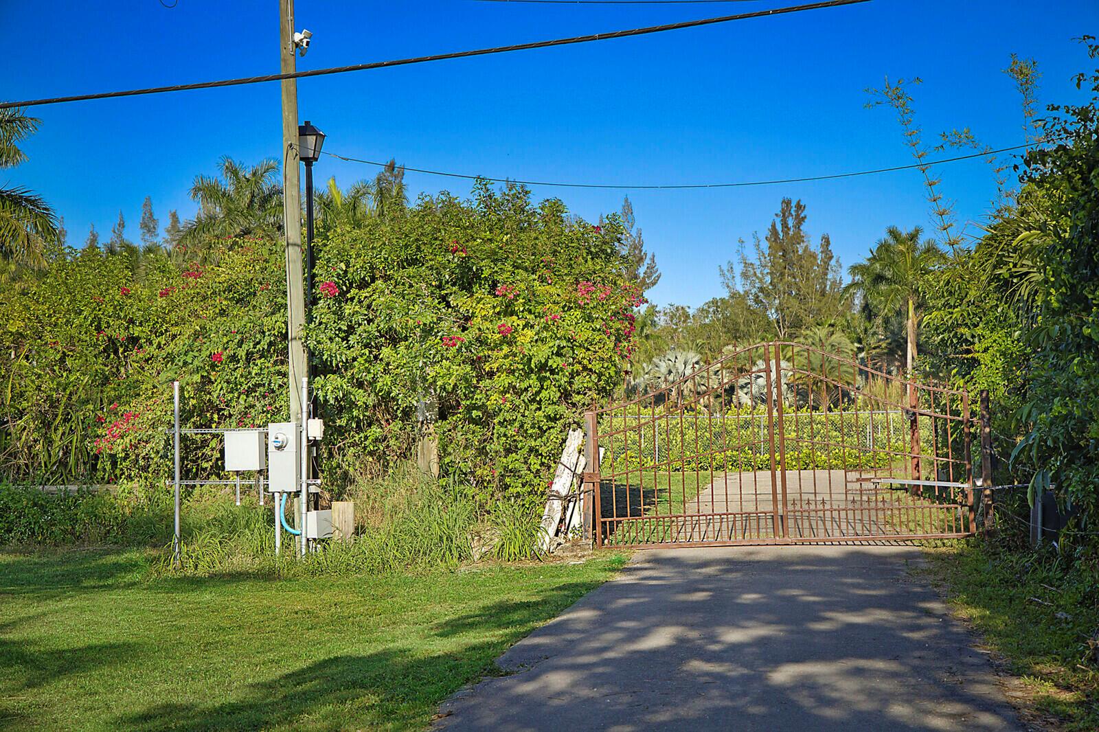 LOXAHATCHEE GROVES - Residential