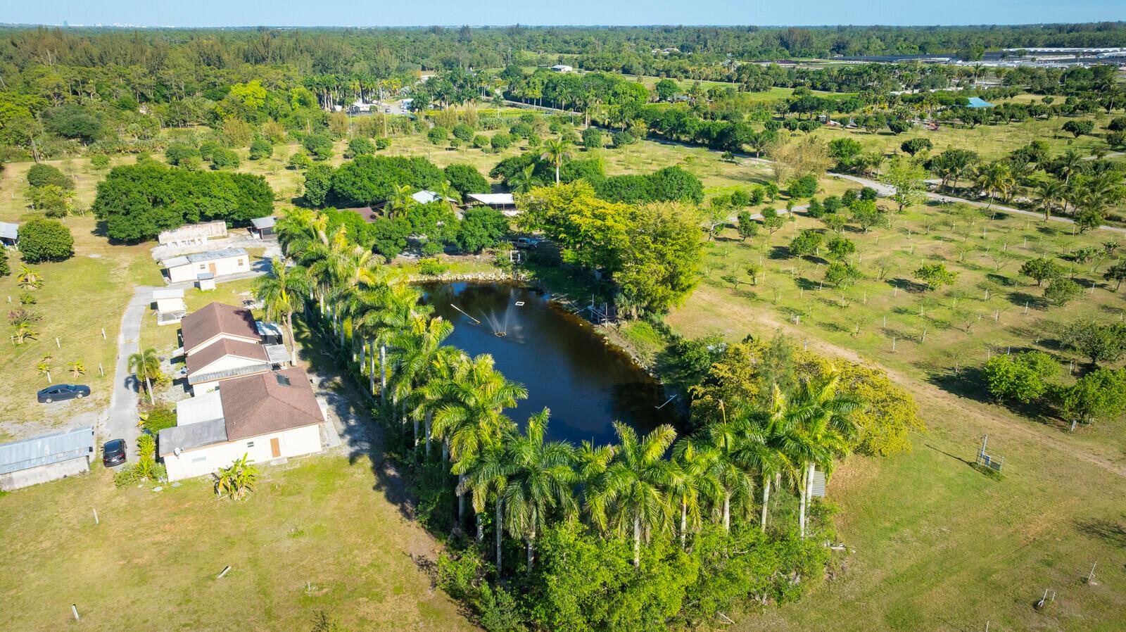 LOXAHATCHEE GROVES - Residential