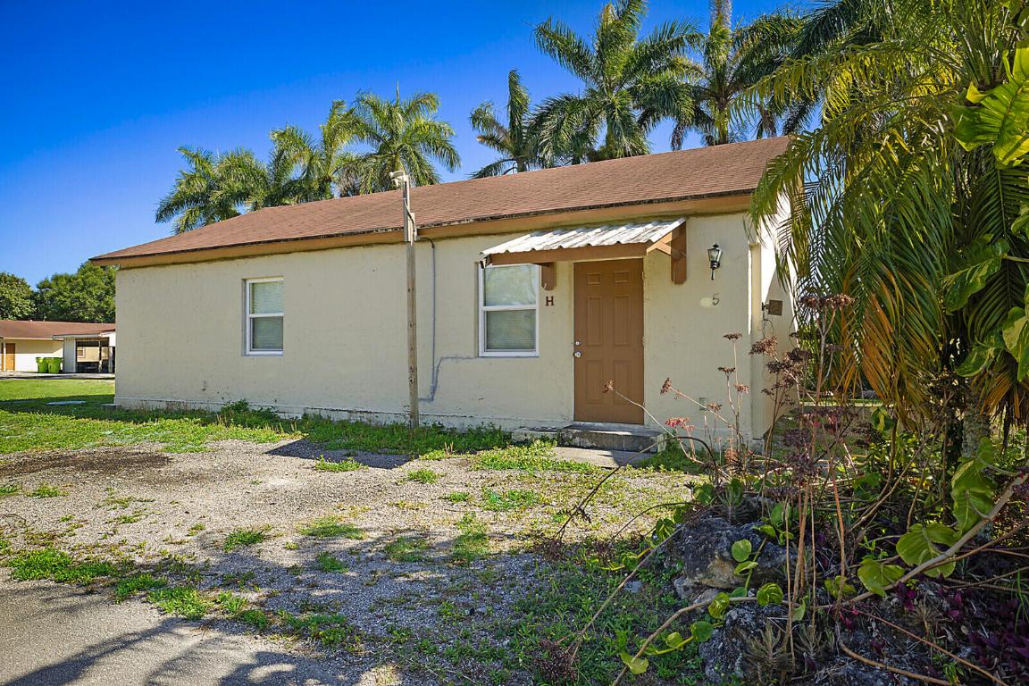 LOXAHATCHEE GROVES - Residential