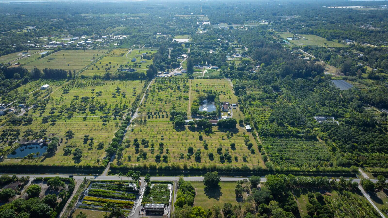 LOXAHATCHEE GROVES - Residential