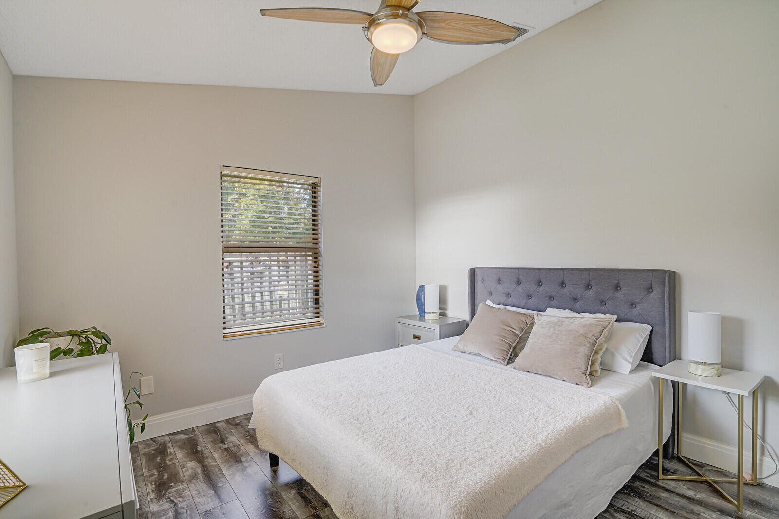 SUGAR POND MANOR OF WELLINGTONLT 17 BLK 77 - Residential Lease