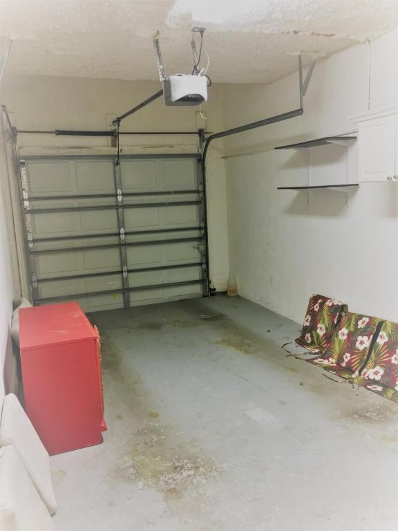 UNO LAGO - Residential Lease