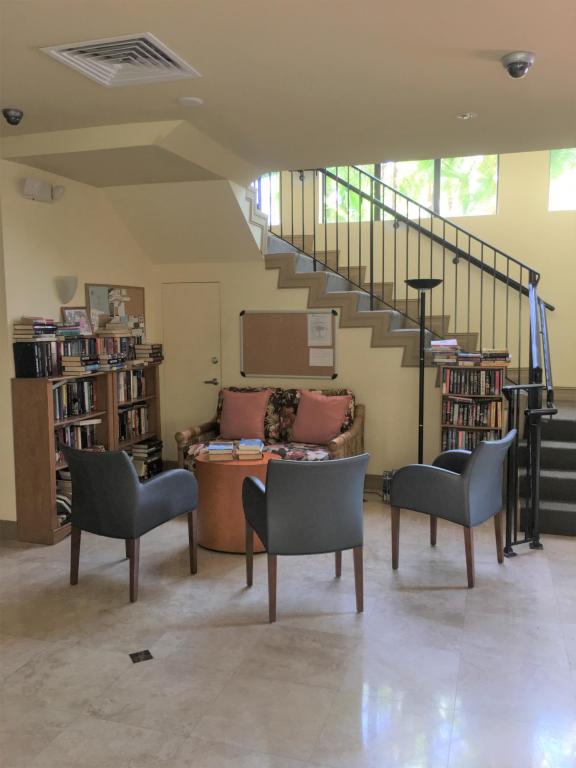 UNO LAGO - Residential Lease