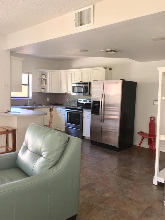 UNO LAGO - Residential Lease