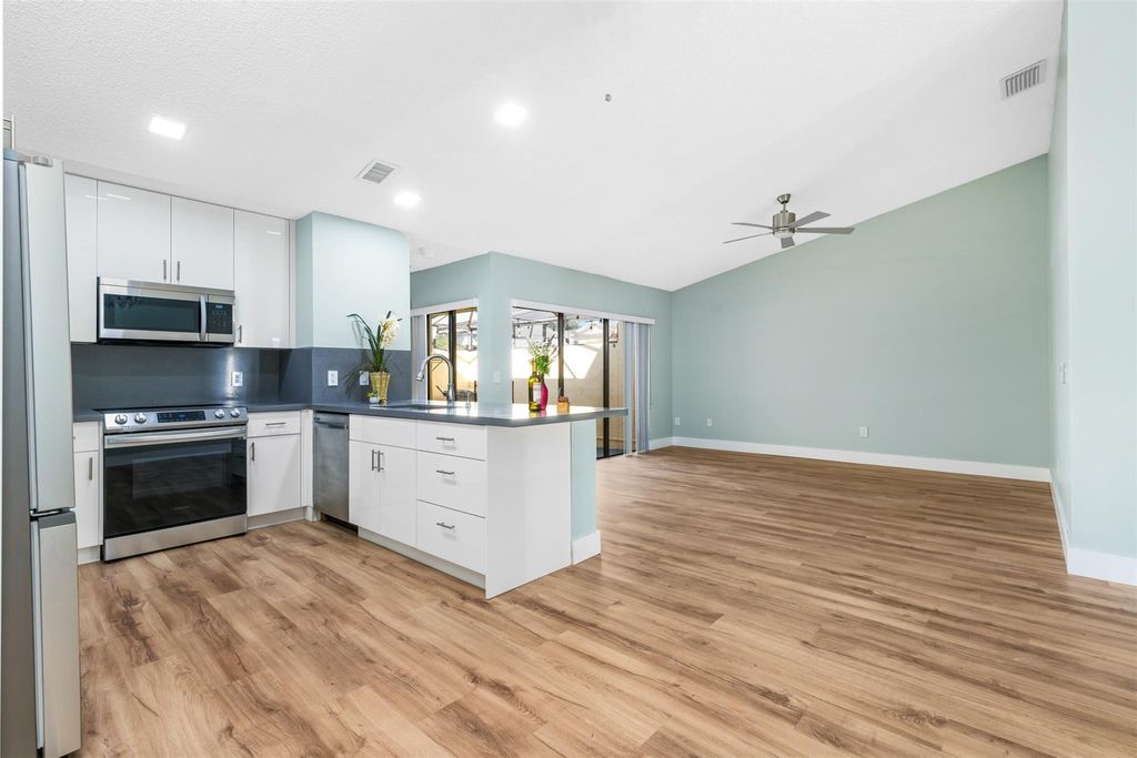 Photo of 9109 SW 21 Steet St #B, Boca Raton, FL 33428 (MLS # F10450154)