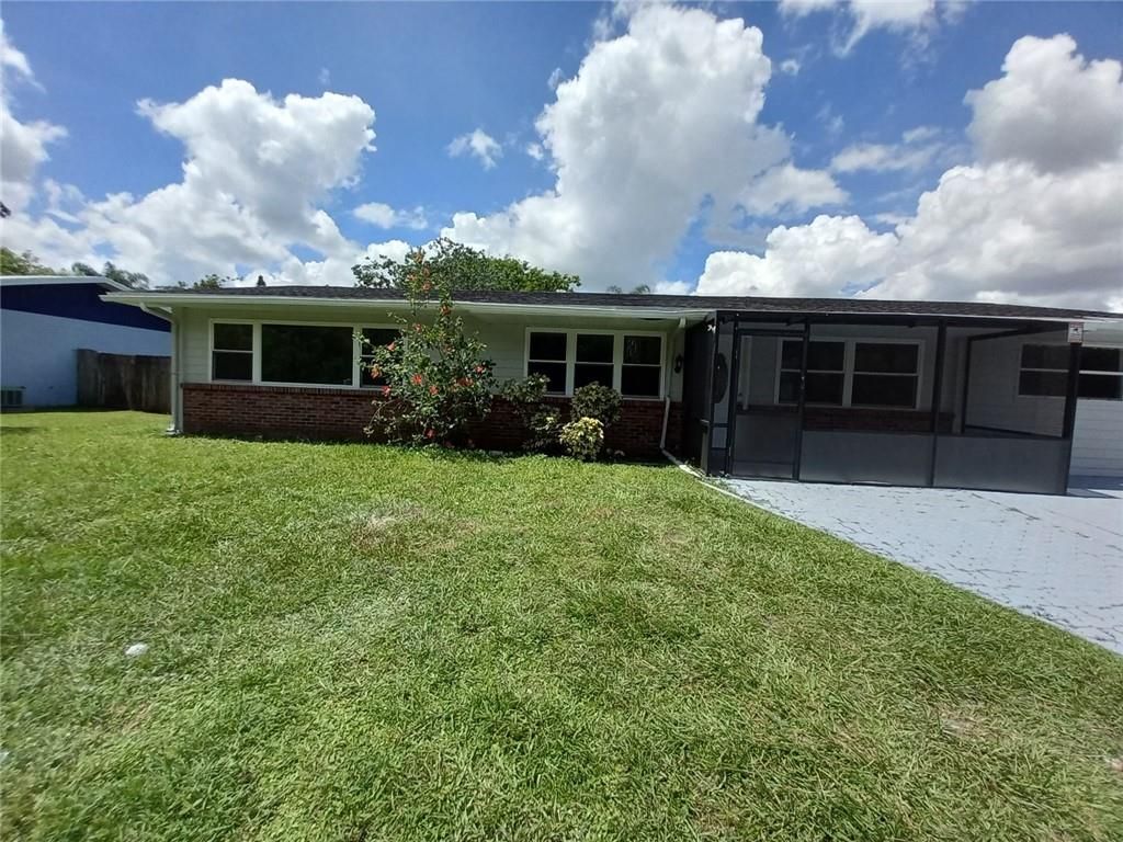 Photo of 340 NE Solida Dr Dr, Port Saint Lucie, FL 34983 (MLS # F10338713)