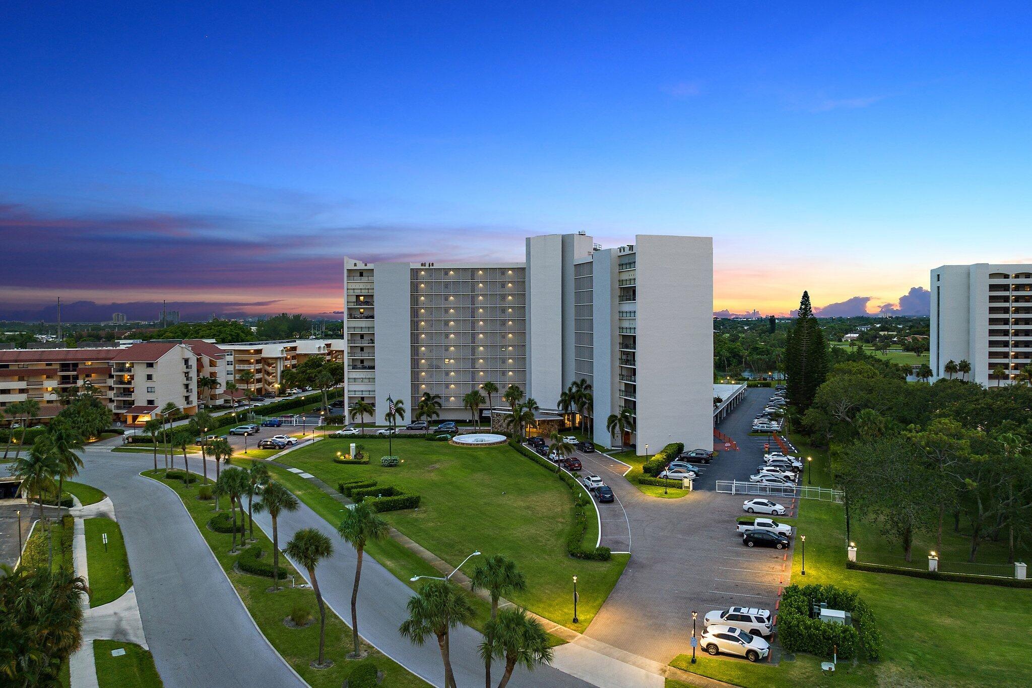 336 Golfview Road 905