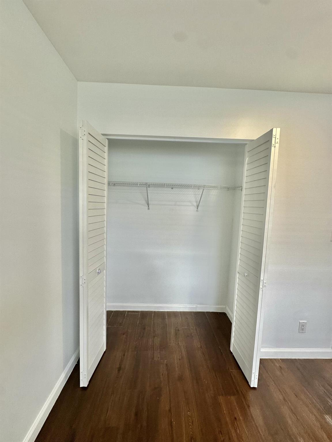 TIFFANY LAKE COND PHASE T - Residential Lease