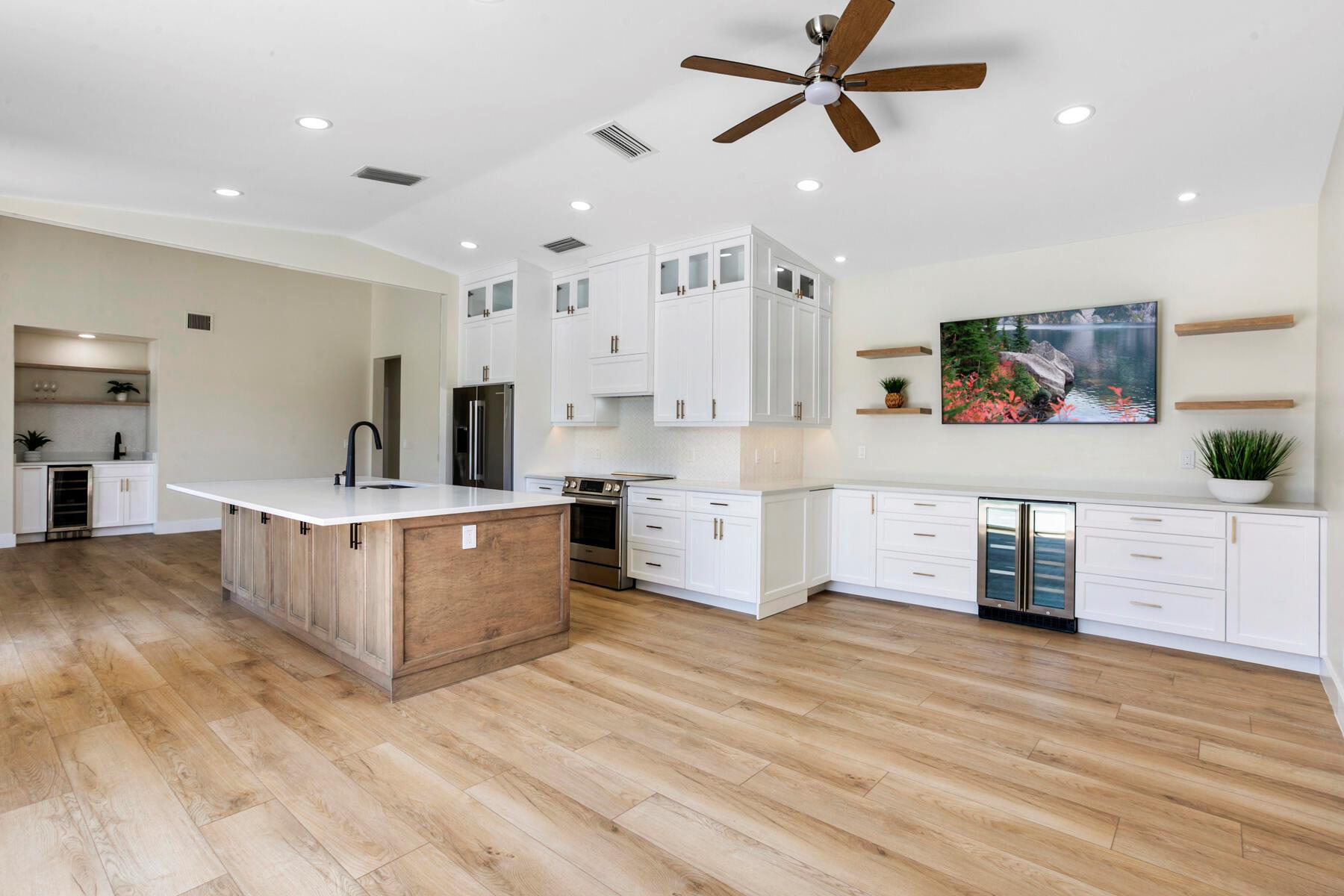 WINDRIFT AT JONATHANS LAN - Residential