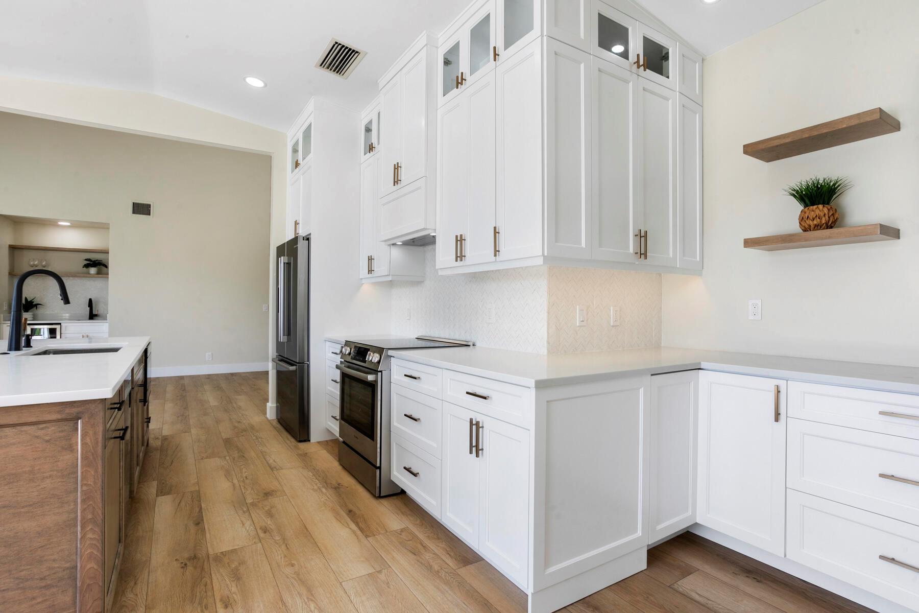 WINDRIFT AT JONATHANS LAN - Residential