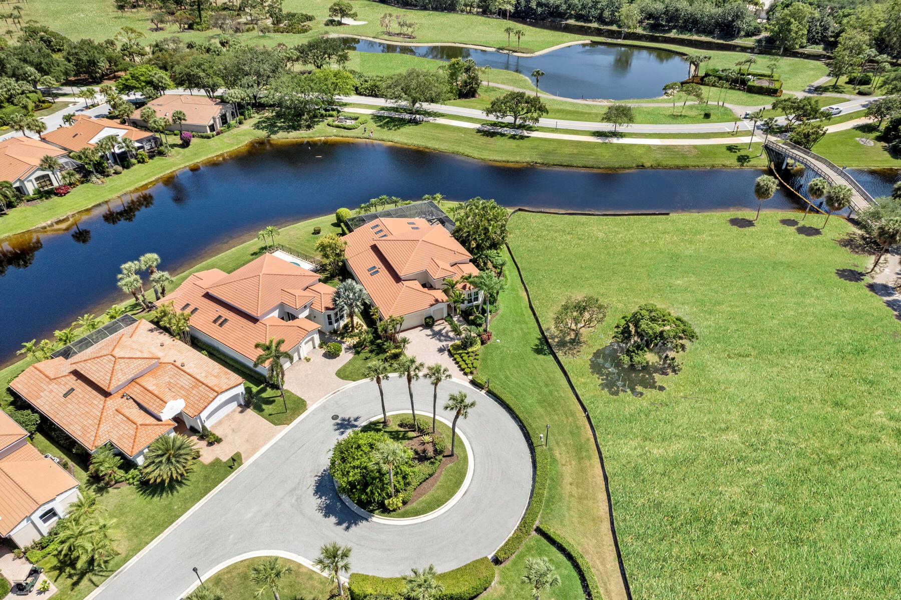 WINDRIFT AT JONATHANS LAN - Residential