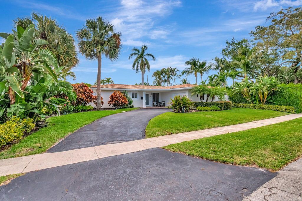 Photo of 311 SW 7 Terrace, Boca Raton, FL 33486 (MLS # R11086977)