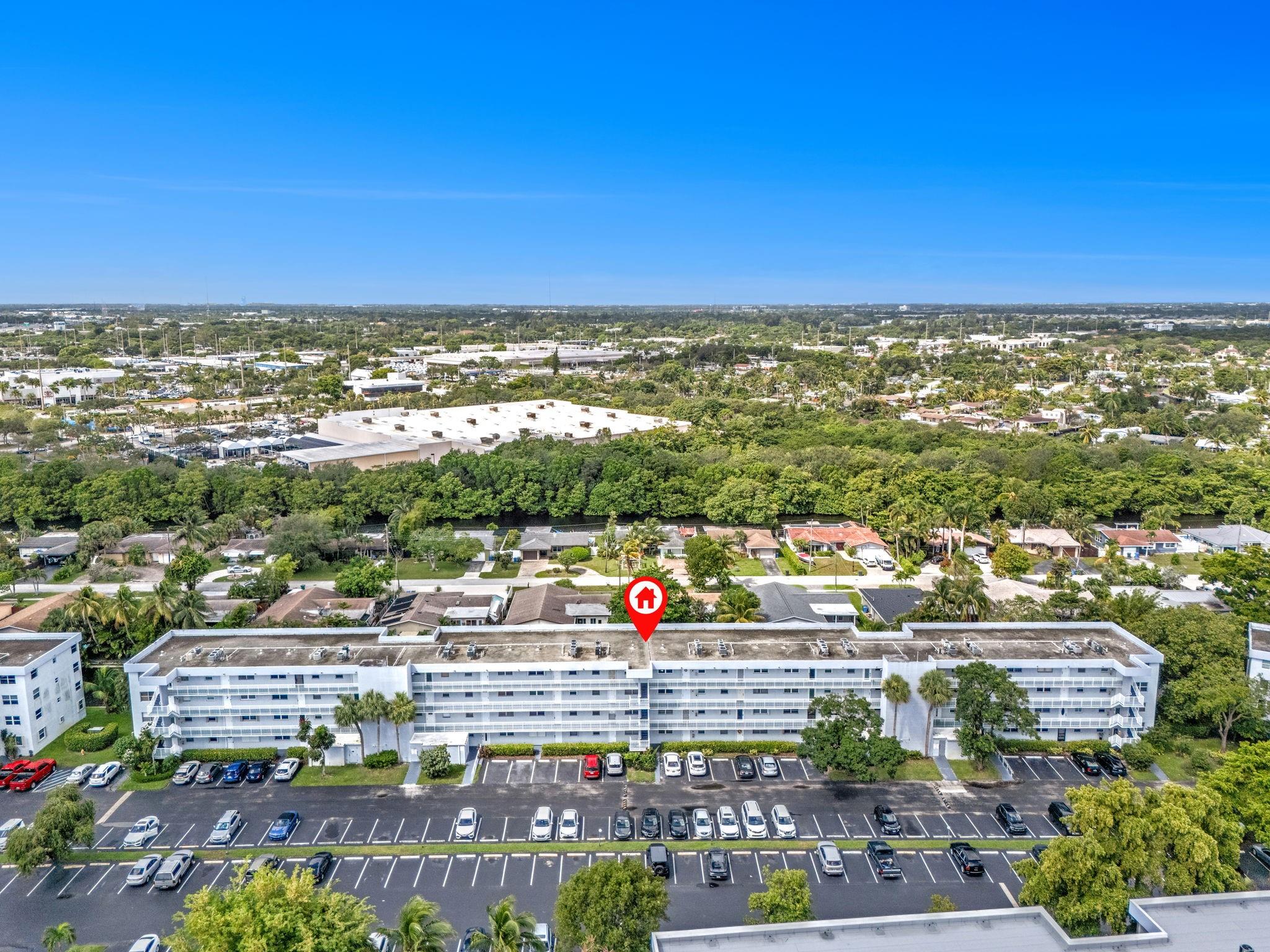 Beautiful Canal-Front Condo at Royal Park! This well-maintained 2 bed, 2 bath unit offers 975 sq ft of comfortable living in an all-age, pet-friendly community. Enjoy a spacious living room, a split bedroom layout for added privacy, and a master suite with a walk-in closet. Relax with peaceful canal views from your private balcony. Residents enjoy access to a pool, clubhouse, and fitness center. Convenient Oakland Park location close to shopping, dining, and major highways. Don’t miss this opportunity to live in Royal Park!