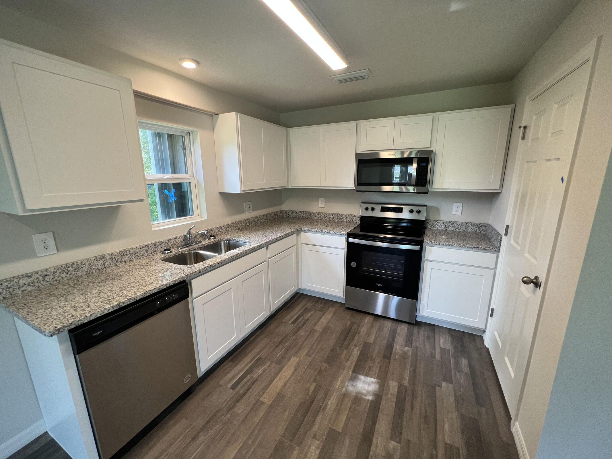 LAKEWOOD PARK UNIT 6 - Residential Lease