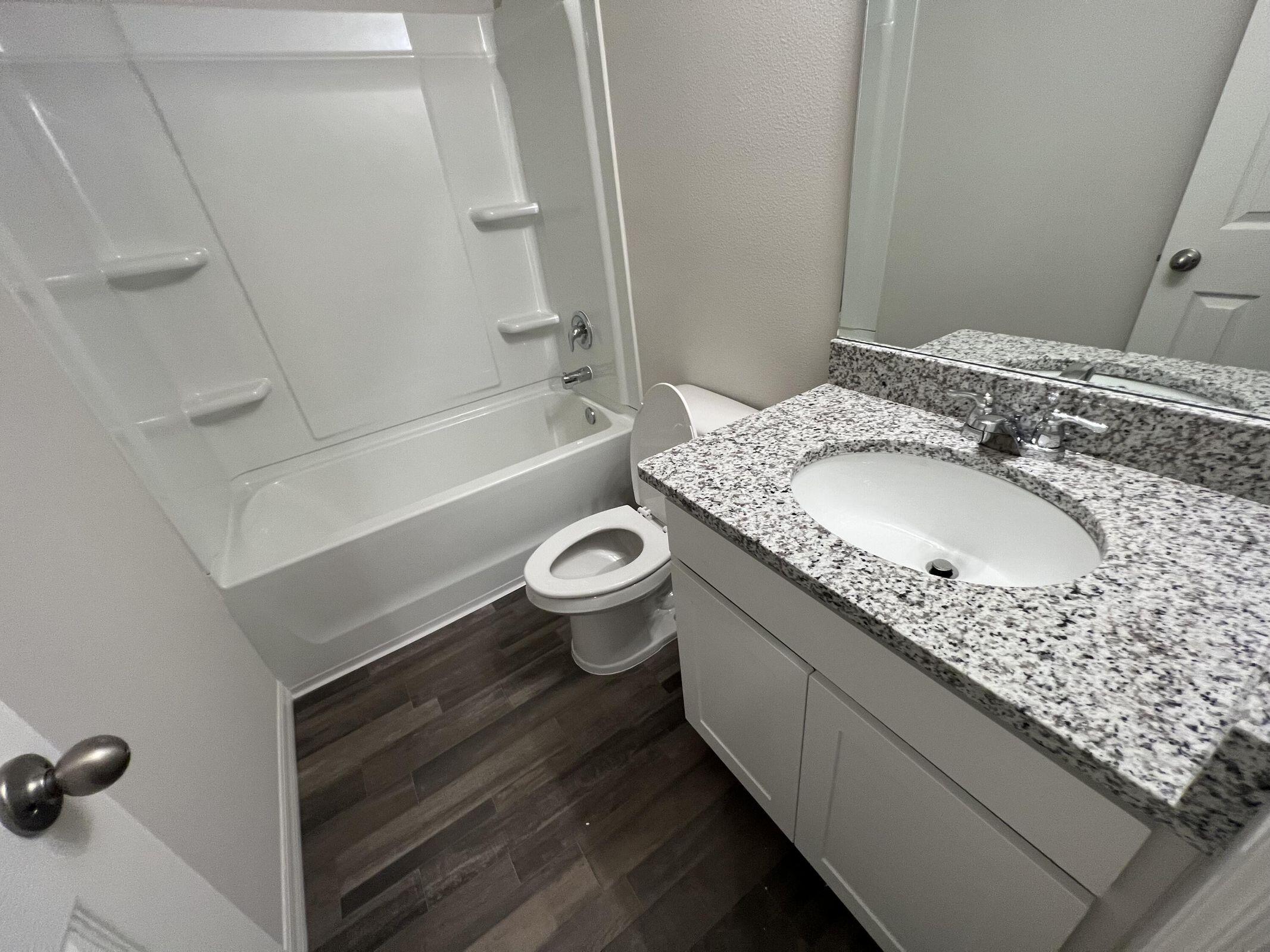 LAKEWOOD PARK UNIT 6 - Residential Lease