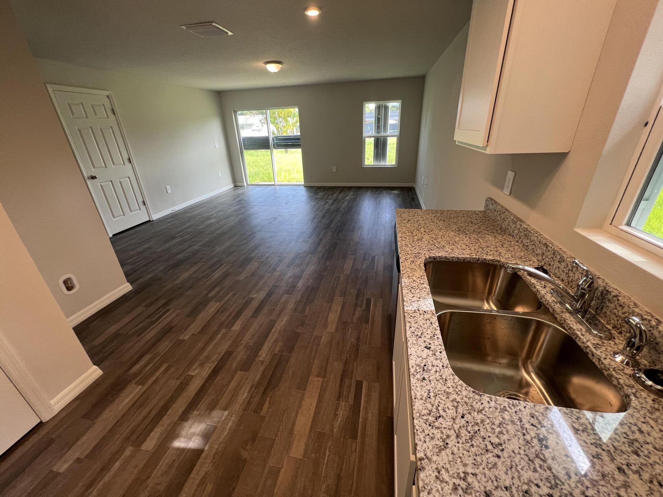 LAKEWOOD PARK UNIT 6 - Residential Lease