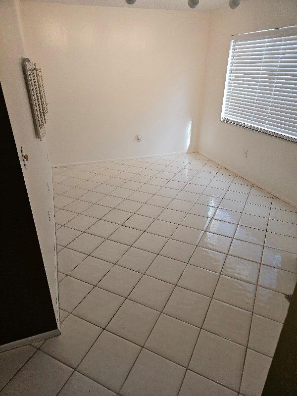 The Manors Twnhs 14-15 Co - Residential Lease