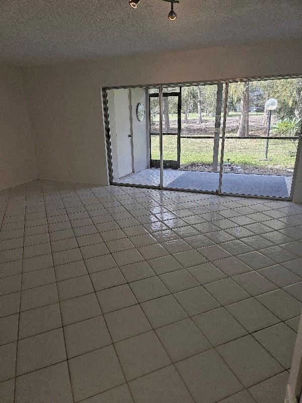 The Manors Twnhs 14-15 Co - Residential Lease