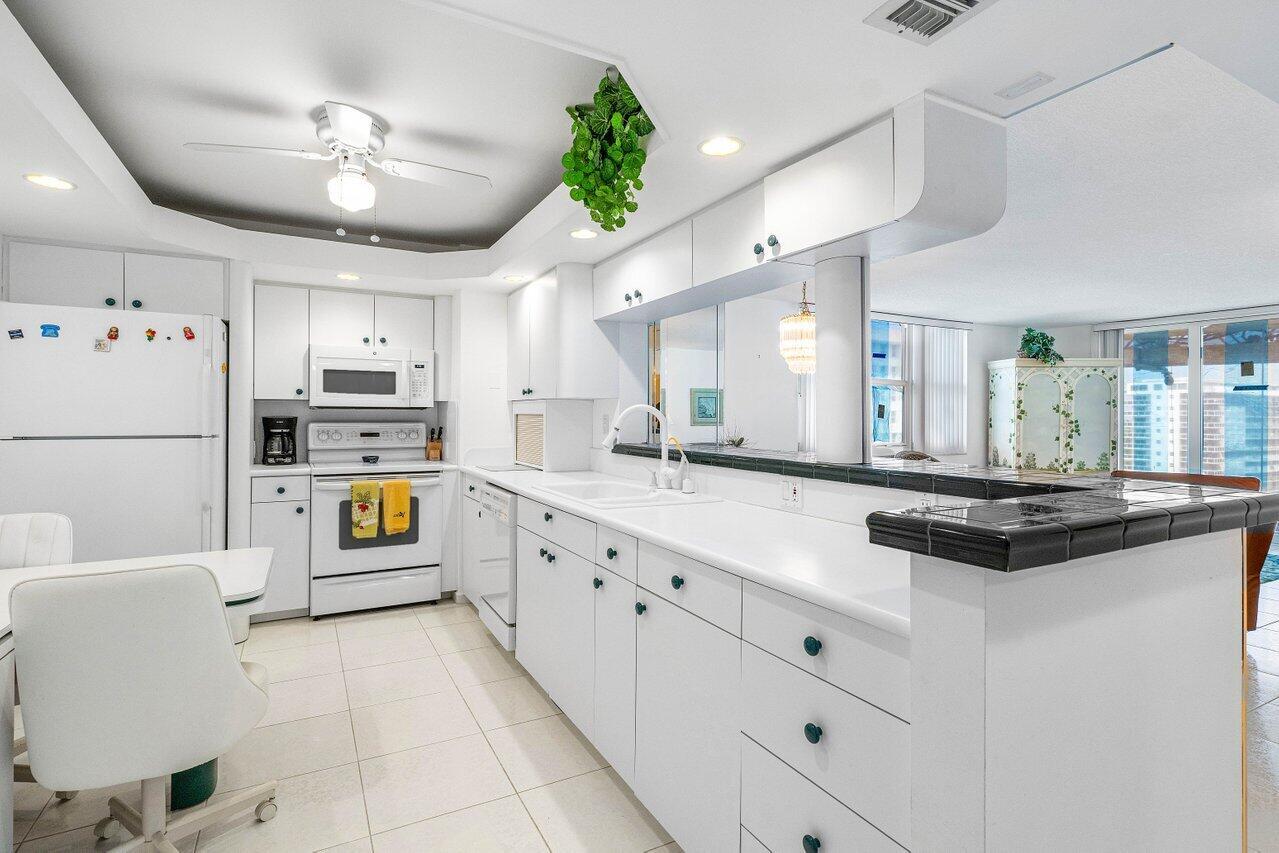 OPAL TOWERS CONDO - Residential Lease